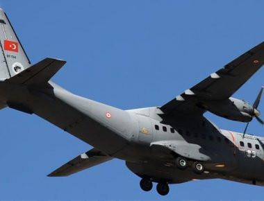 Μπαράζ τουρκικών παραβιάσεων πάνω από το Αιγαίο με μία εικονική αερομαχία!